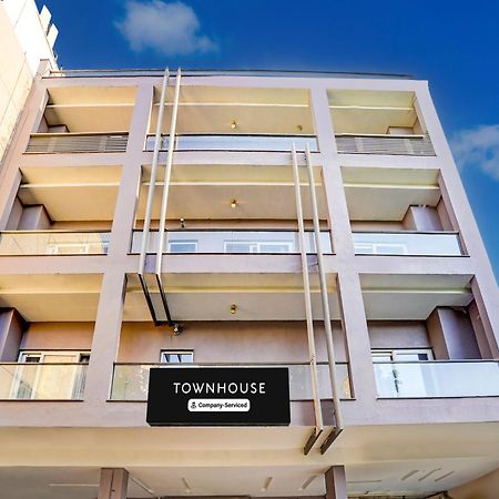 Super Townhouse Pitampura West Enclave Hotel Delhi  Buitenkant foto