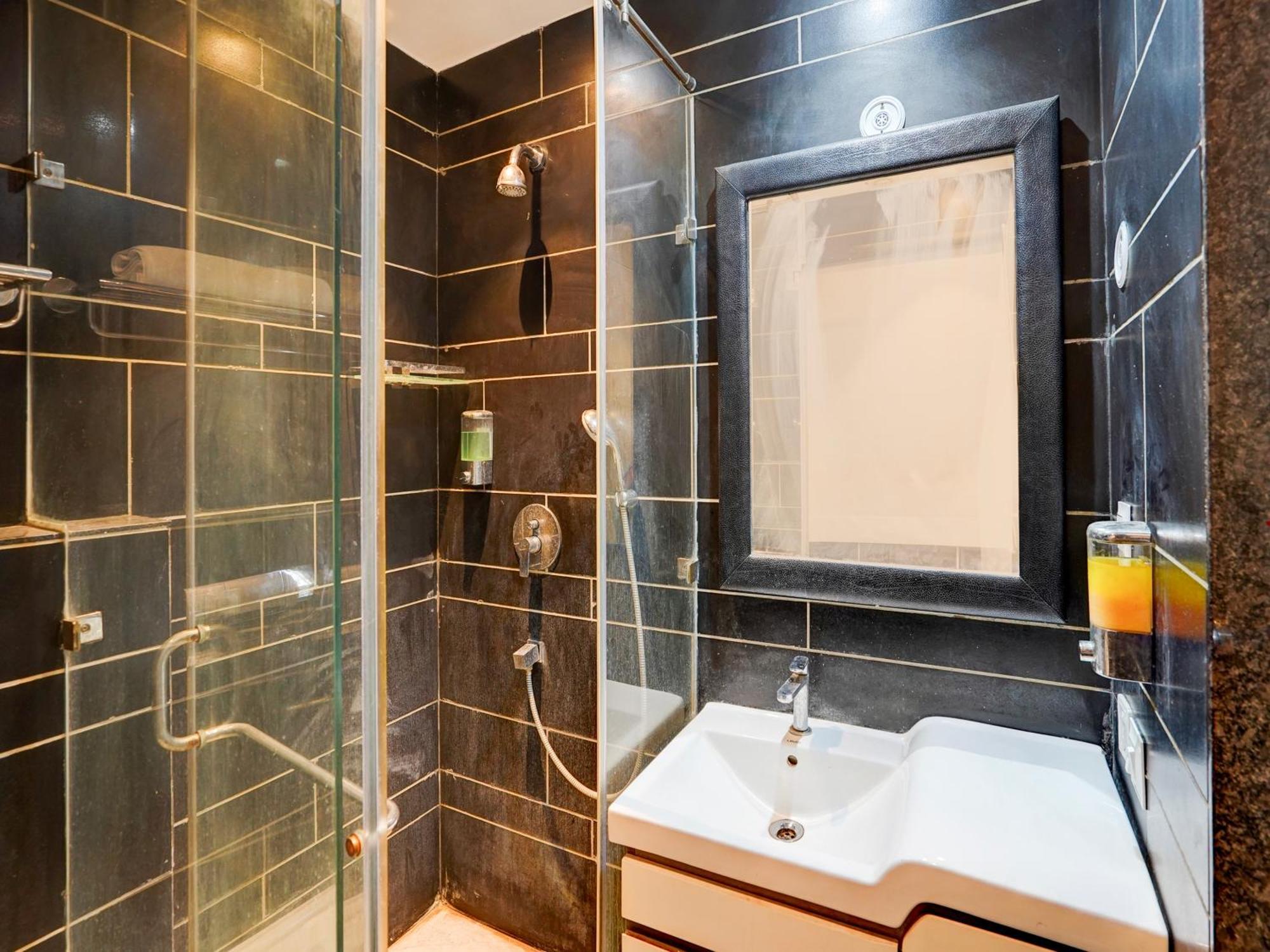 Super Townhouse Pitampura West Enclave Hotel Delhi  Buitenkant foto