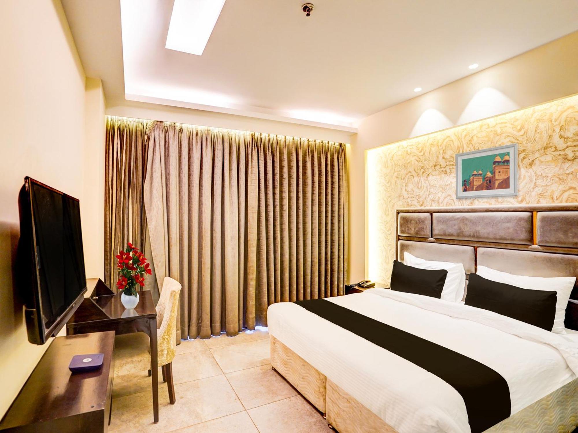 Super Townhouse Pitampura West Enclave Hotel Delhi  Buitenkant foto