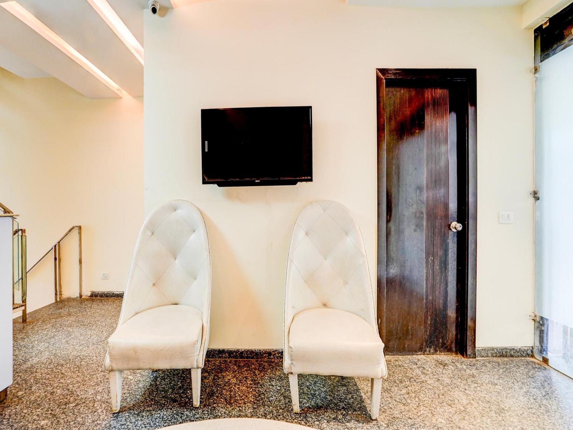 Super Townhouse Pitampura West Enclave Hotel Delhi  Buitenkant foto