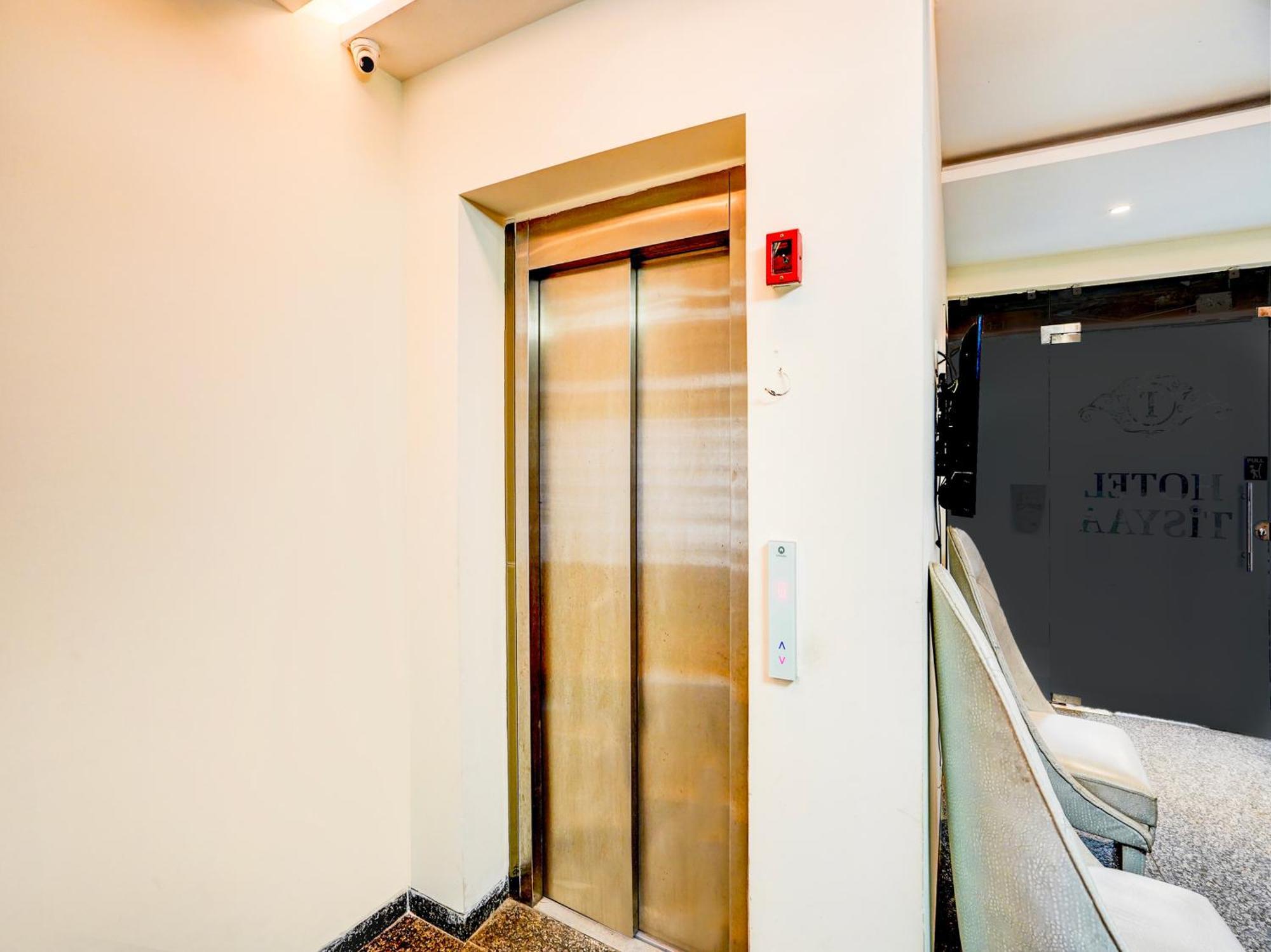 Super Townhouse Pitampura West Enclave Hotel Delhi  Buitenkant foto