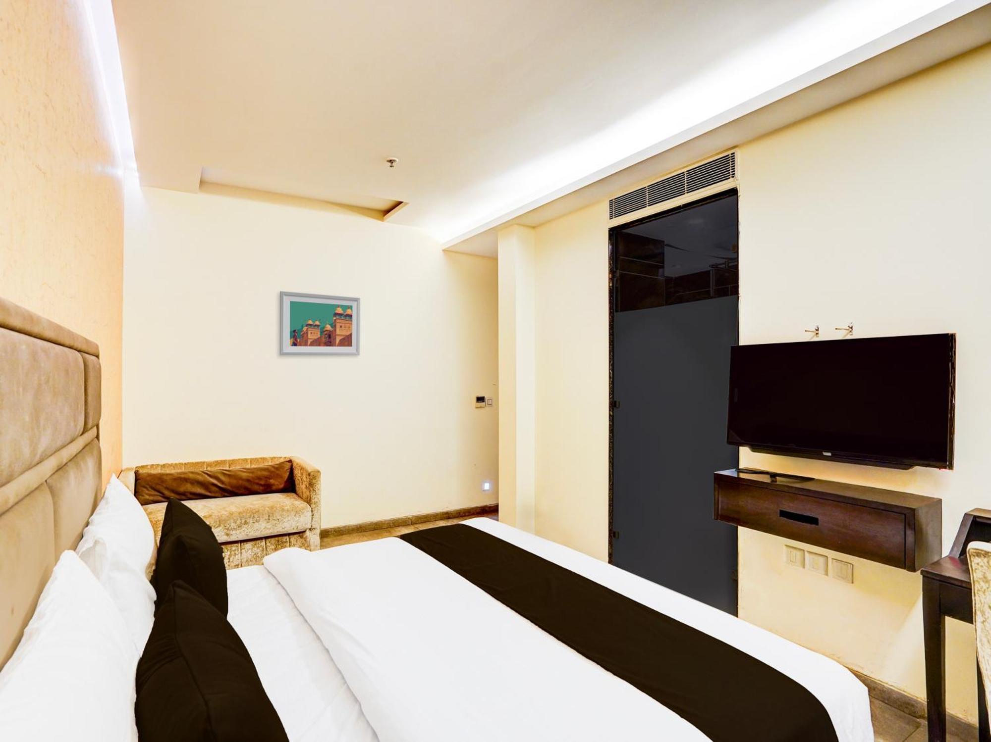 Super Townhouse Pitampura West Enclave Hotel Delhi  Buitenkant foto