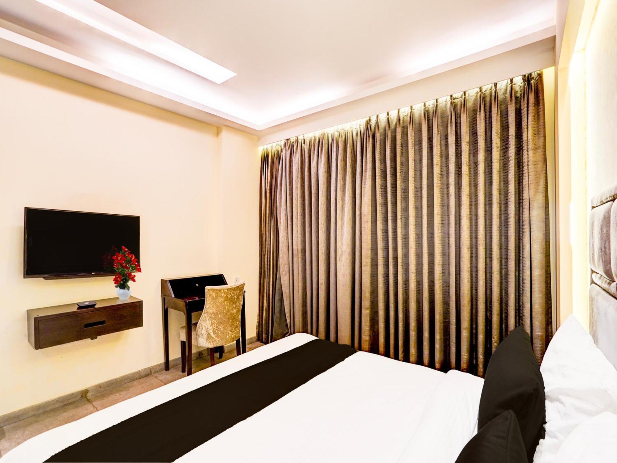 Super Townhouse Pitampura West Enclave Hotel Delhi  Buitenkant foto