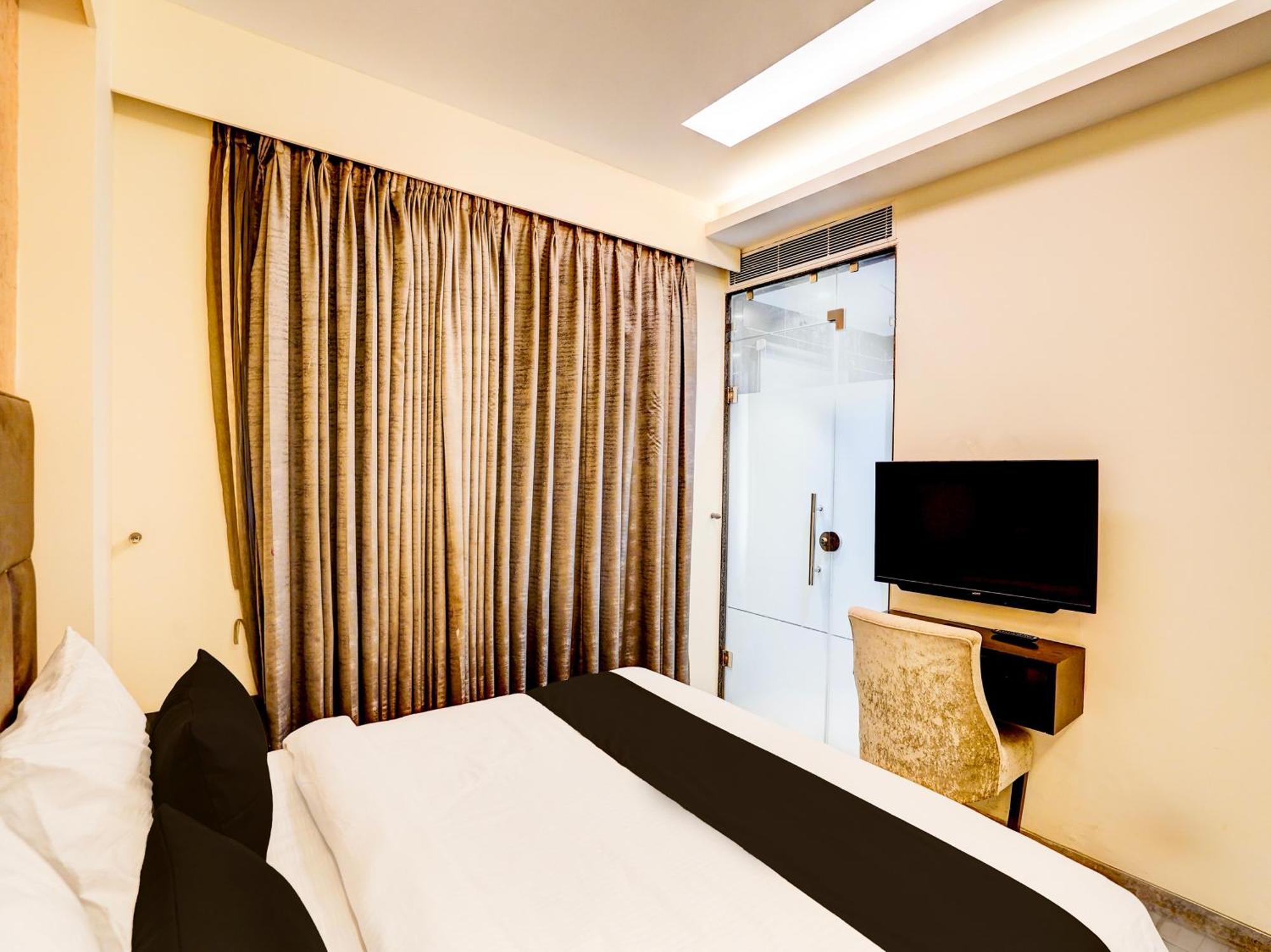Super Townhouse Pitampura West Enclave Hotel Delhi  Buitenkant foto