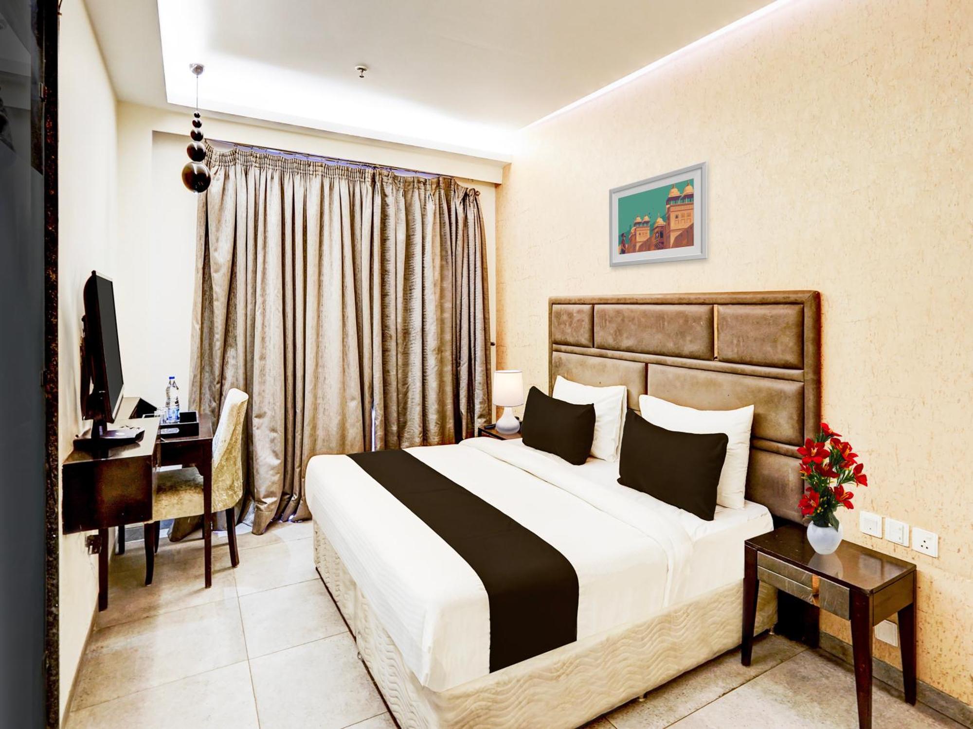 Super Townhouse Pitampura West Enclave Hotel Delhi  Buitenkant foto